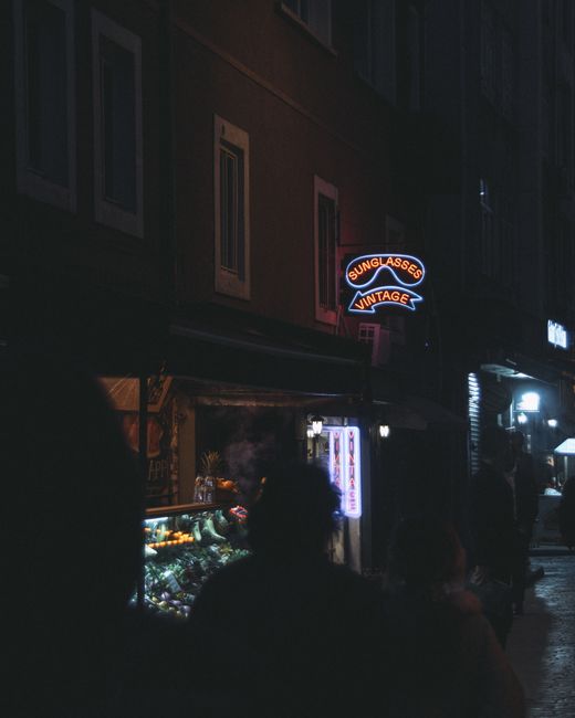 Folija in neon napis frizerski salon Kodra